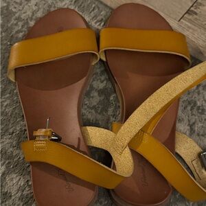 Universal Thread Mustard Sandals